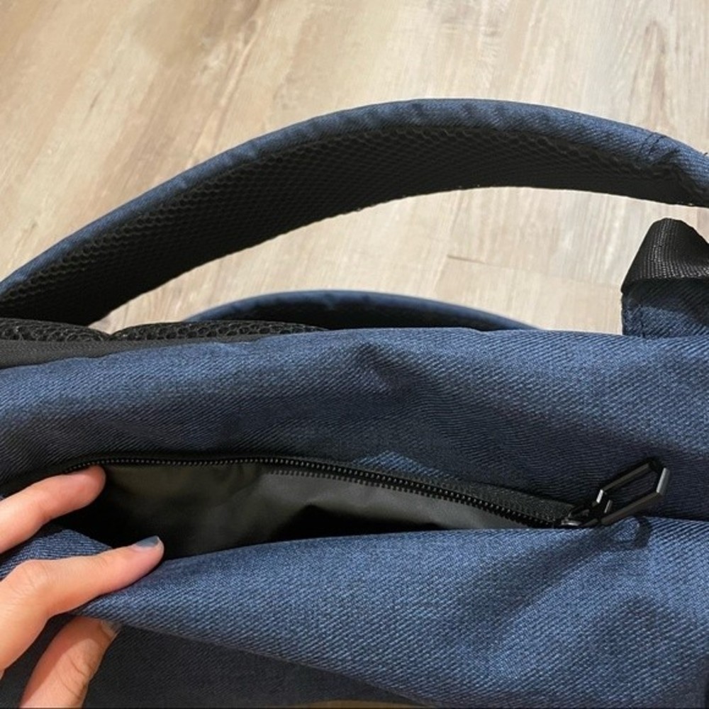 NWOT Navy Blue and Yellow Classic Business Computer Laptop Backpack Bag - Picture 8 of 8